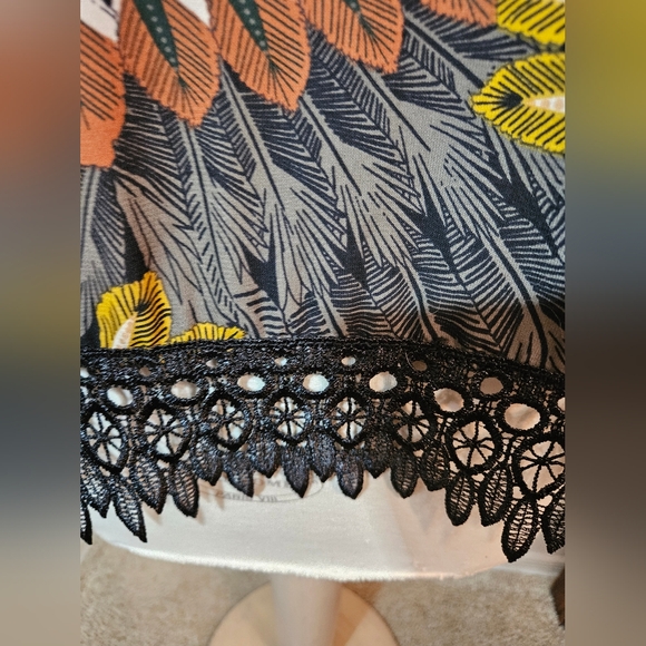 Multicolor Women's Top with Lace Hem - Picture 4 of 6